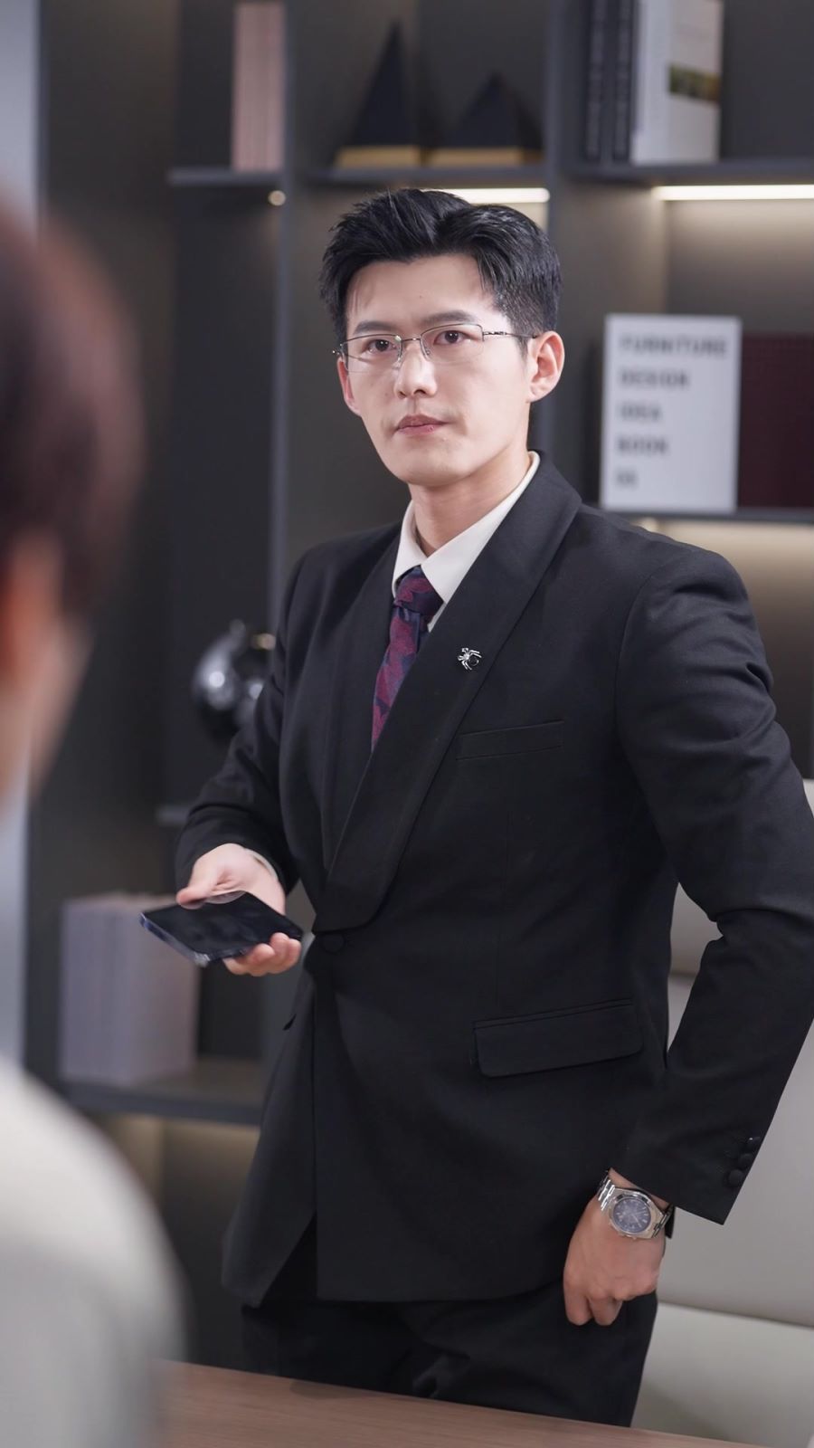 女扮男装后我掰弯了闪婚总裁第1-20集